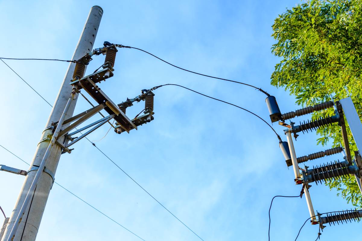 What Is the Minimum Clearance for a Power Line?